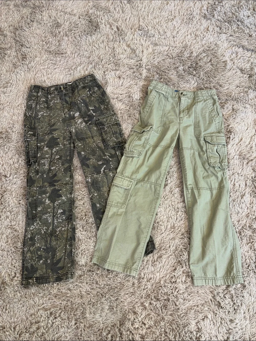 2 Pair Old Navy Baggy Cargo Pants Size 10